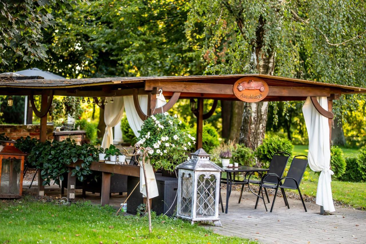 Dwor Boratyn Bed & Breakfast Ngoại thất bức ảnh