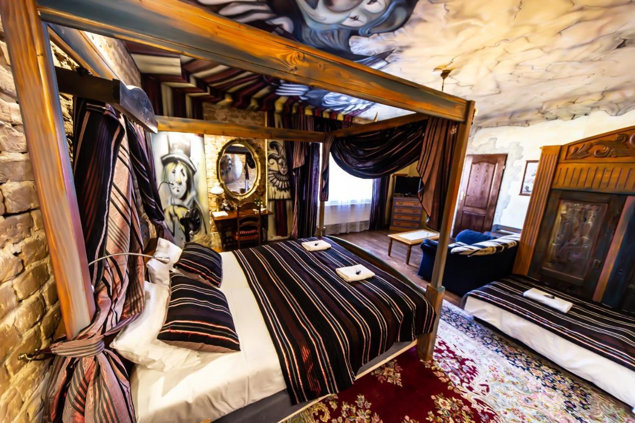 Dwor Boratyn Bed & Breakfast Ngoại thất bức ảnh