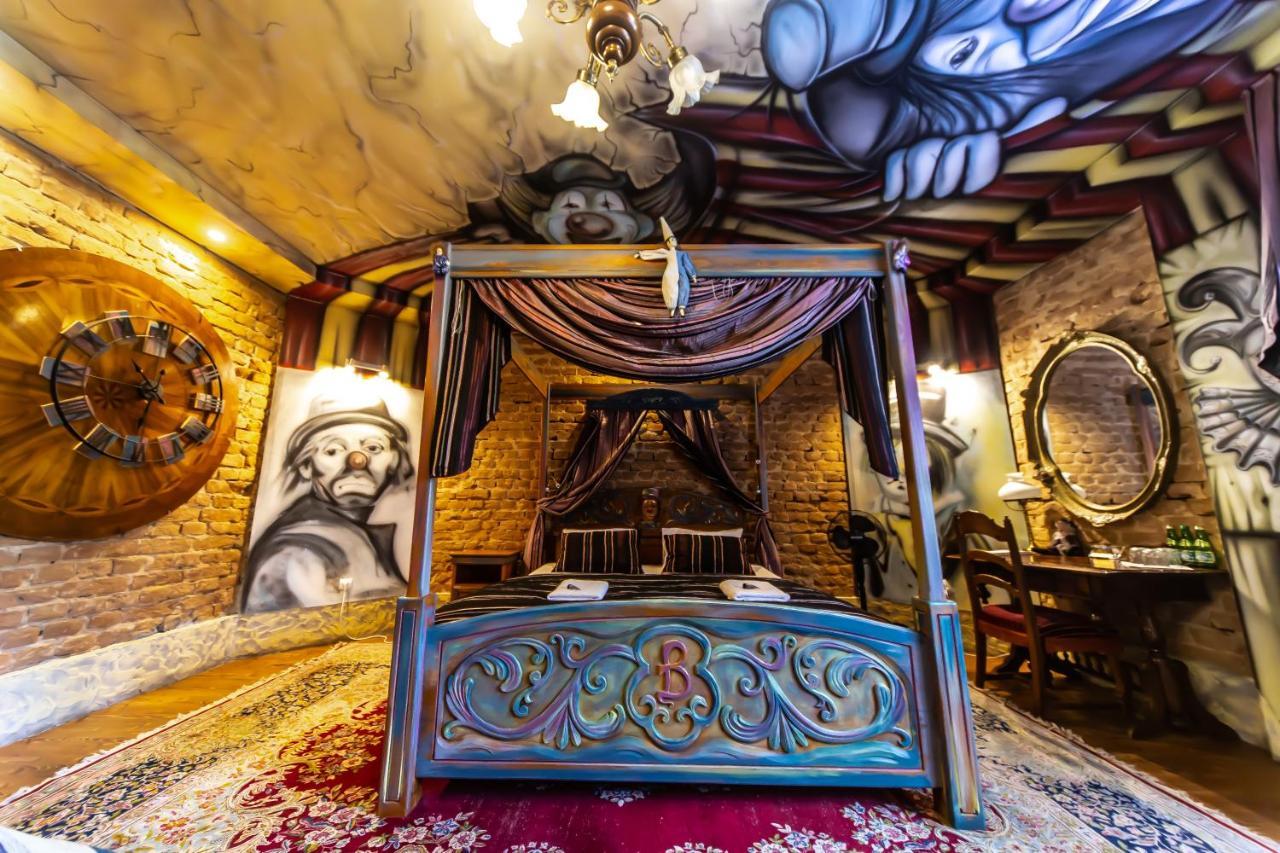Dwor Boratyn Bed & Breakfast Ngoại thất bức ảnh