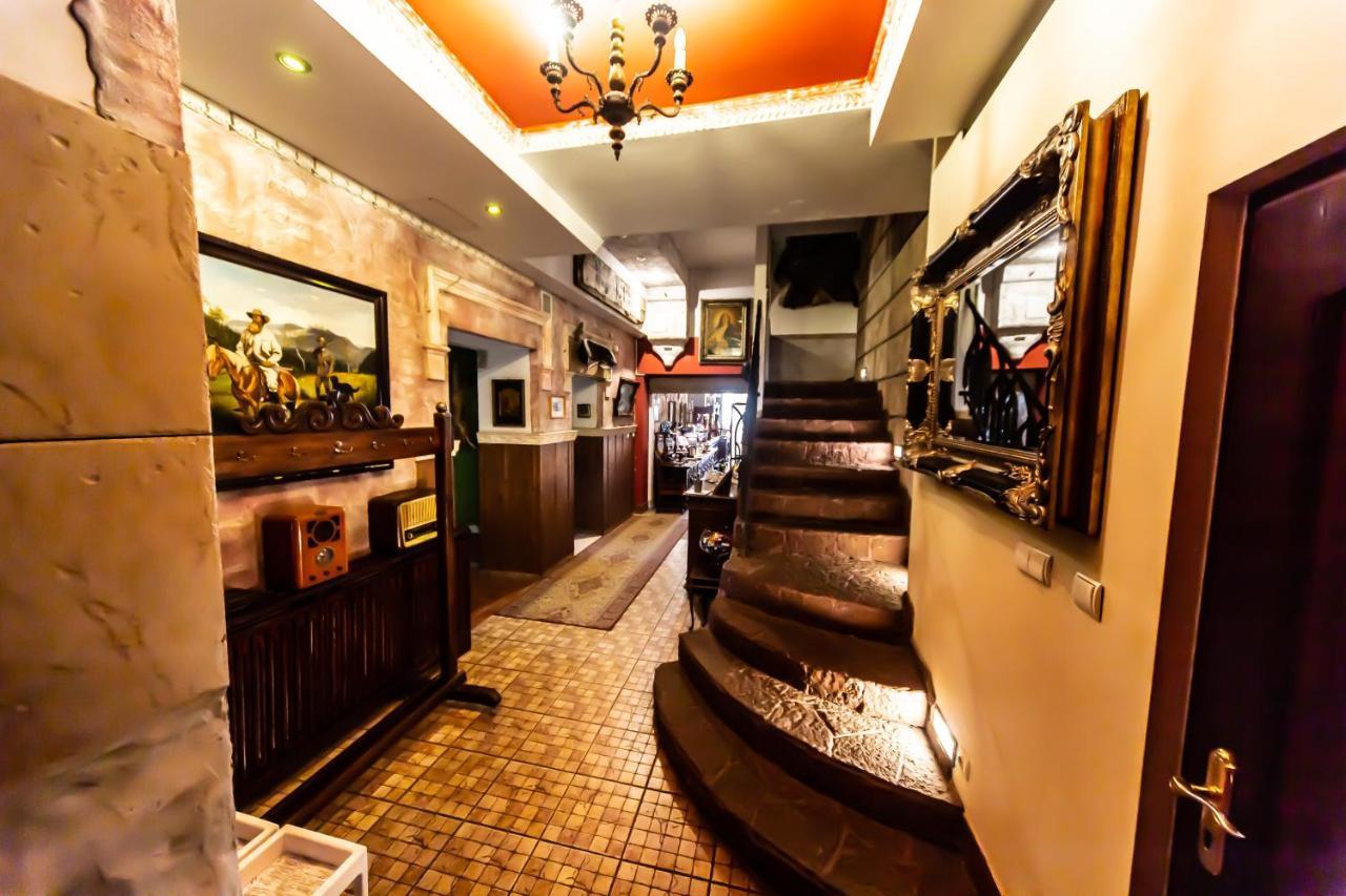 Dwor Boratyn Bed & Breakfast Ngoại thất bức ảnh