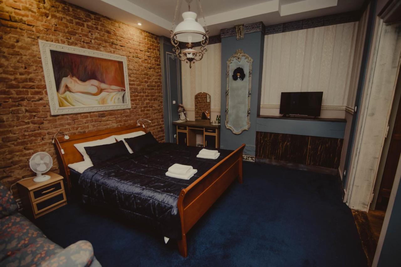 Dwor Boratyn Bed & Breakfast Ngoại thất bức ảnh