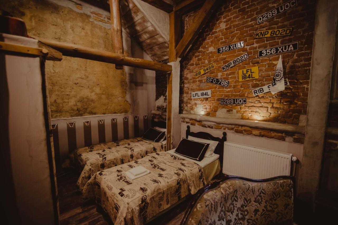 Dwor Boratyn Bed & Breakfast Ngoại thất bức ảnh