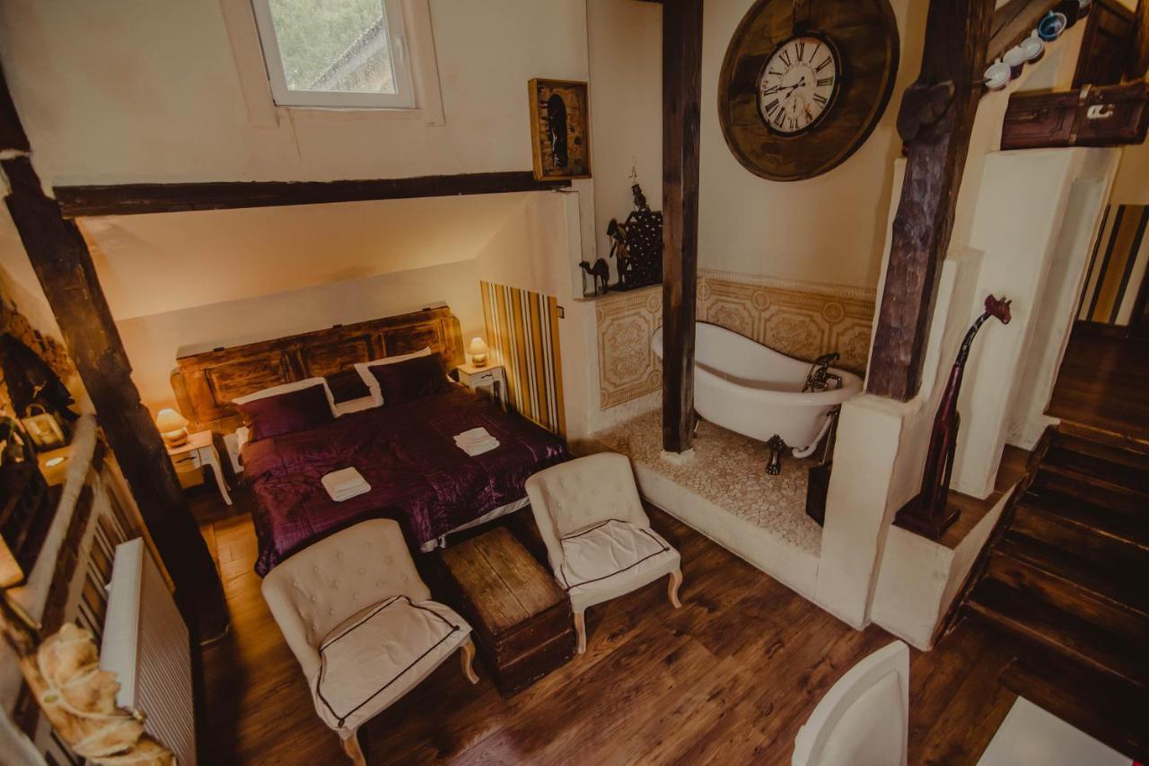 Dwor Boratyn Bed & Breakfast Ngoại thất bức ảnh