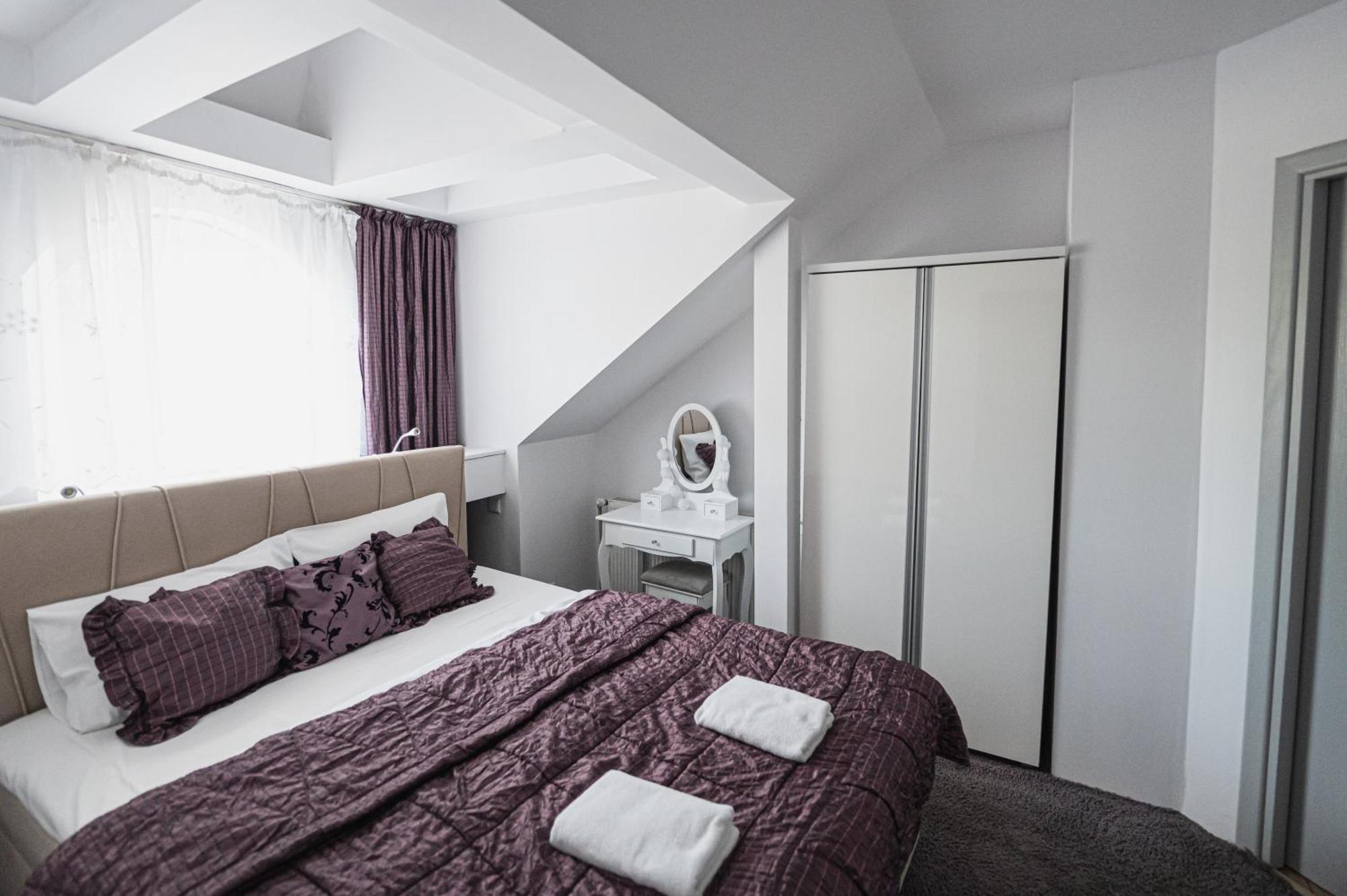 Dwor Boratyn Bed & Breakfast Ngoại thất bức ảnh