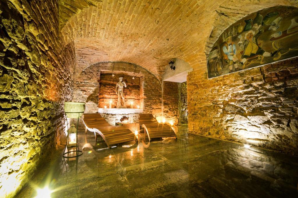Dwor Boratyn Bed & Breakfast Ngoại thất bức ảnh
