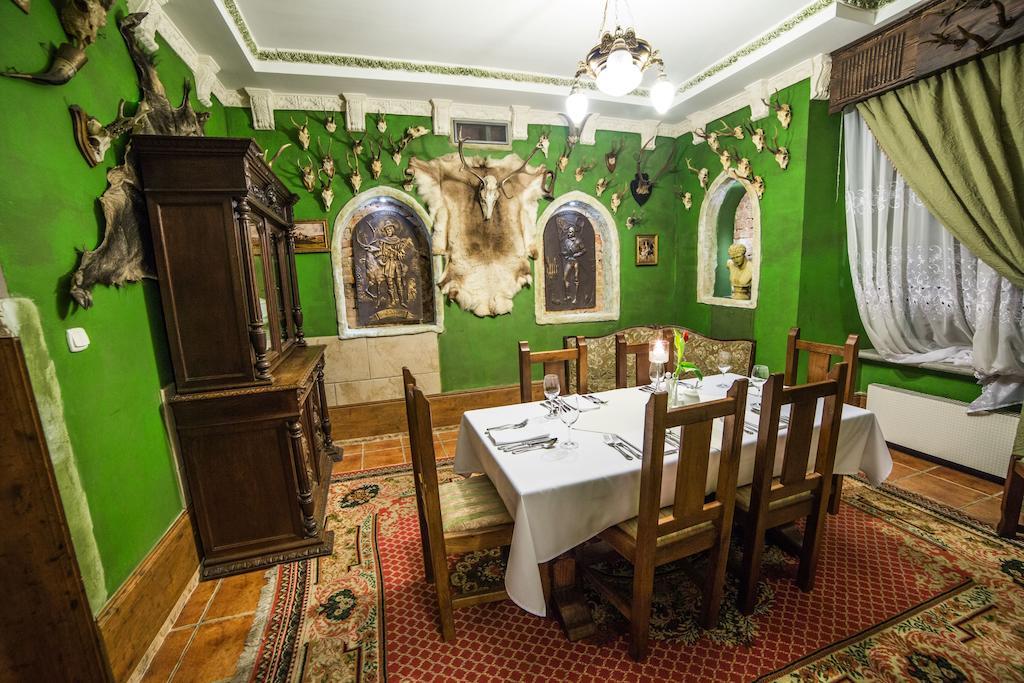 Dwor Boratyn Bed & Breakfast Ngoại thất bức ảnh