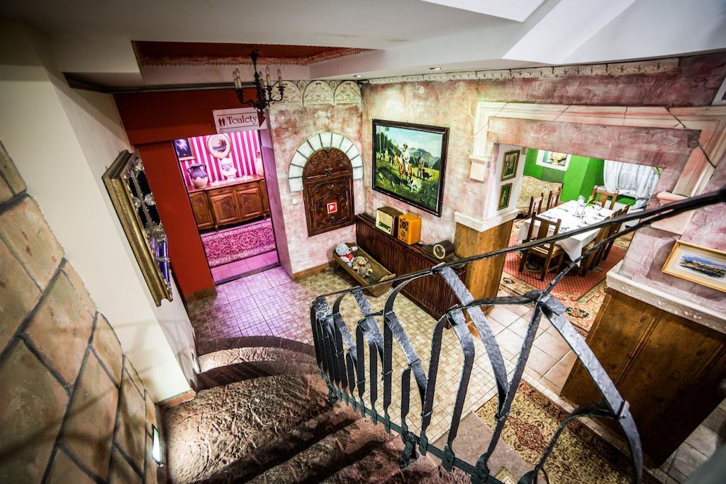 Dwor Boratyn Bed & Breakfast Ngoại thất bức ảnh