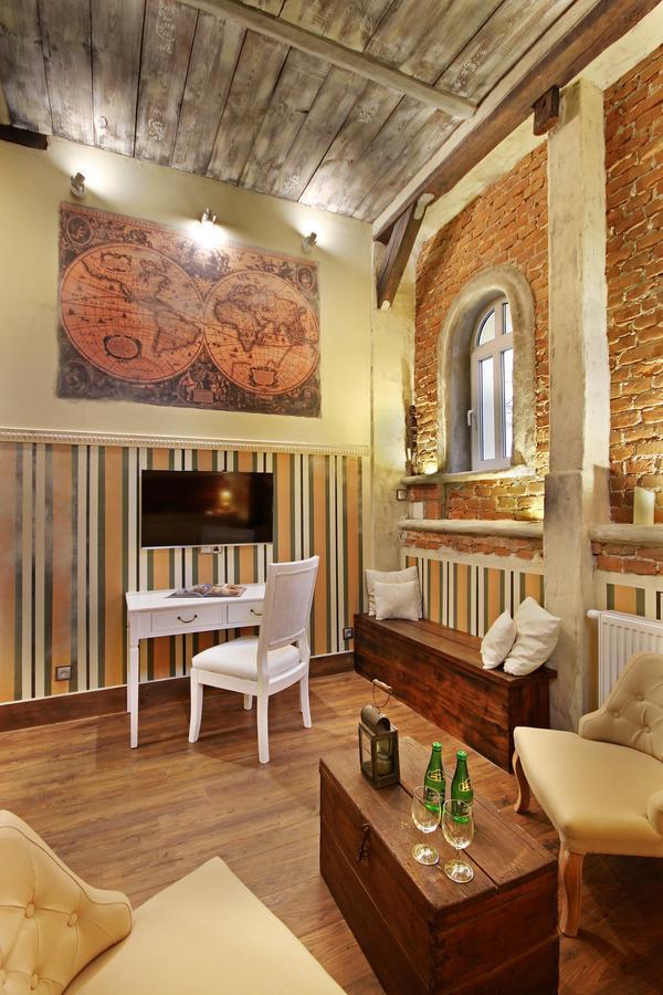 Dwor Boratyn Bed & Breakfast Ngoại thất bức ảnh